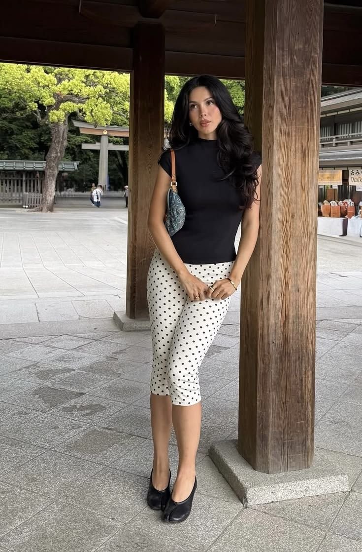 Polka Dot Retro Chic