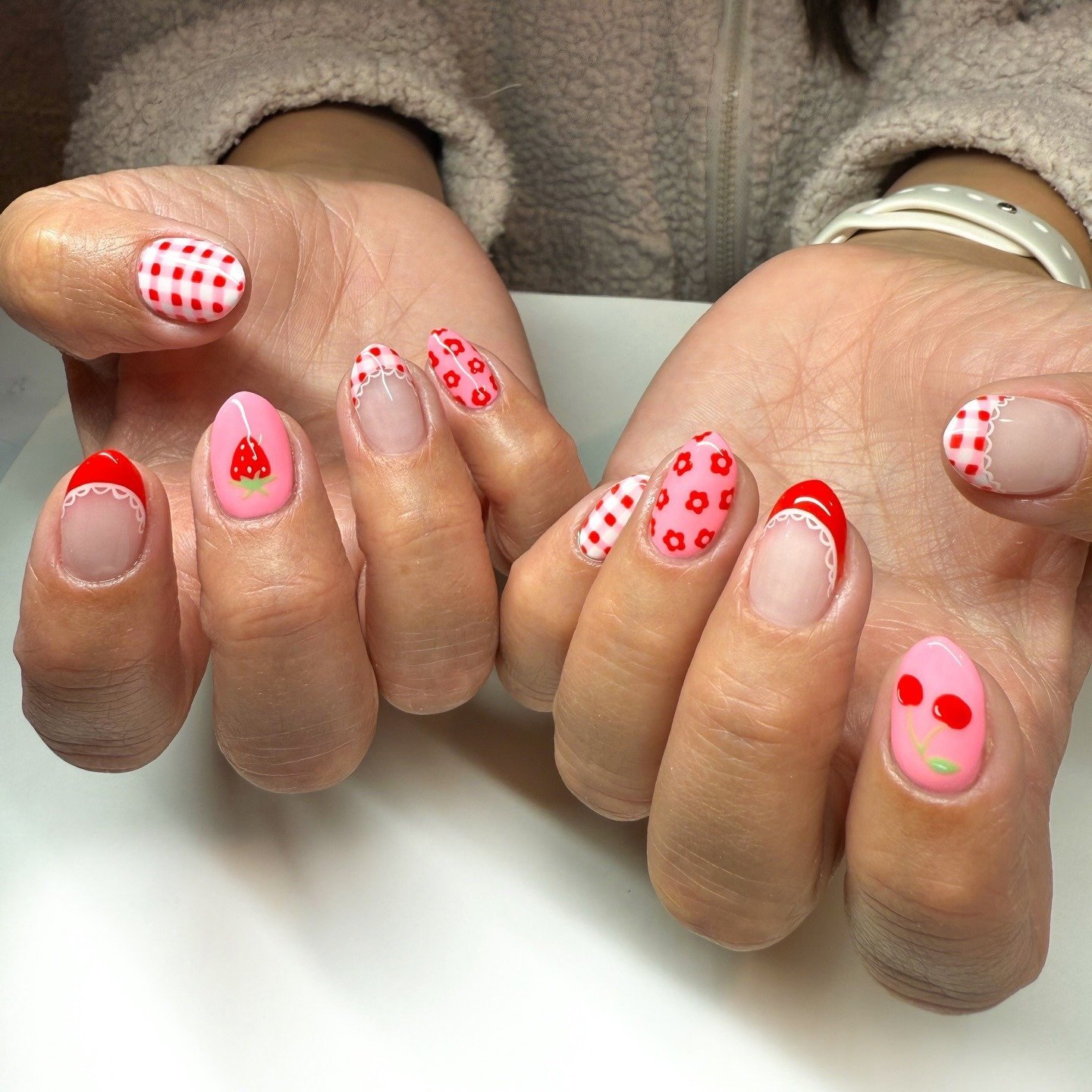 Strawberry Gingham Fruit Nails